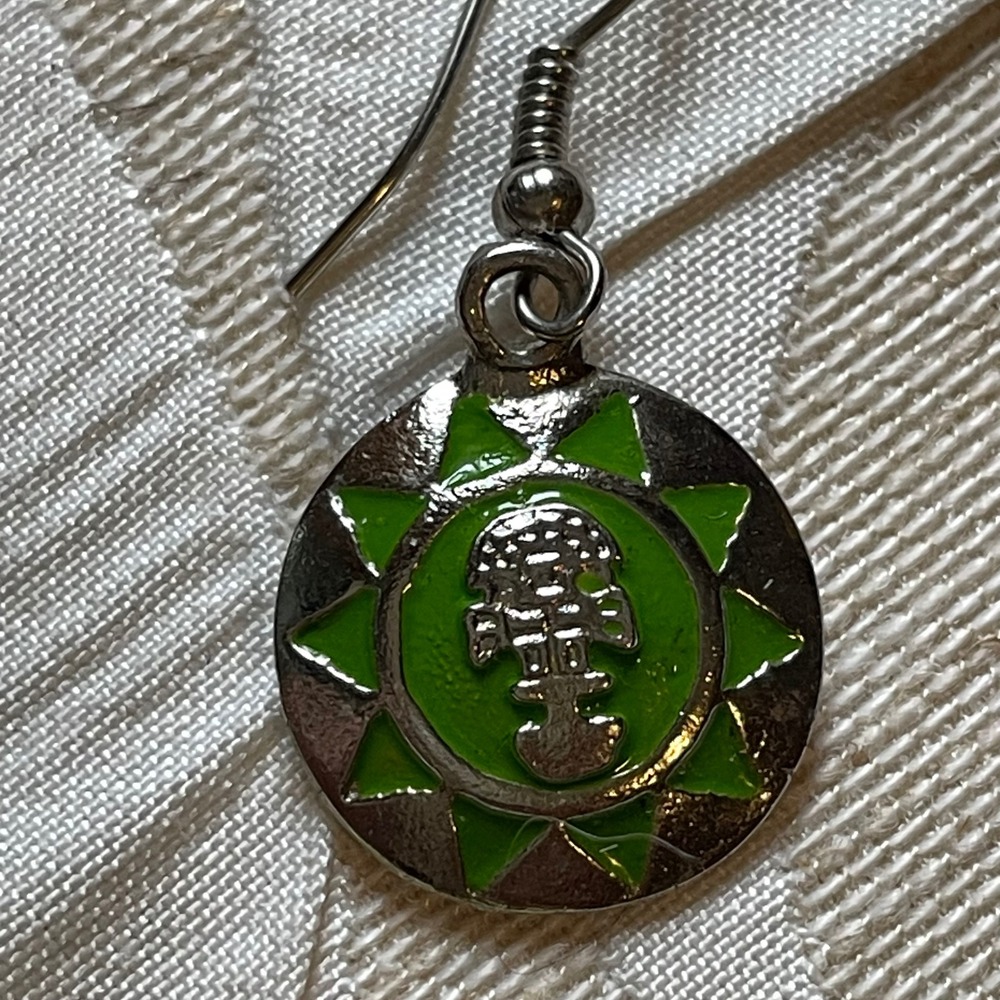 Peru Moche engraved Green Enamel Sunburst hook Earrings Dangle Boho indigenous - Picture 3 of 6